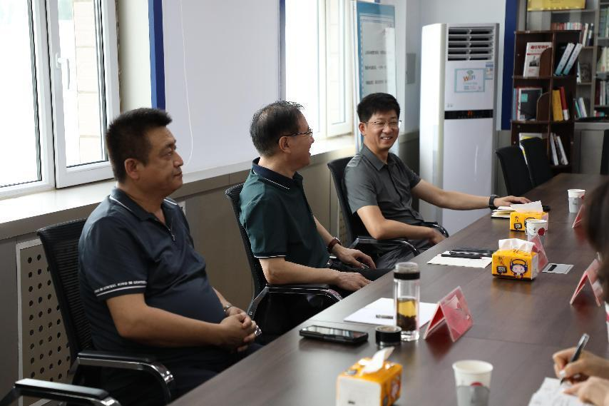 河北省質(zhì)量研究會(huì )副會(huì )長(cháng)李恩德到建發(fā)集團檢測中心調研指導工作